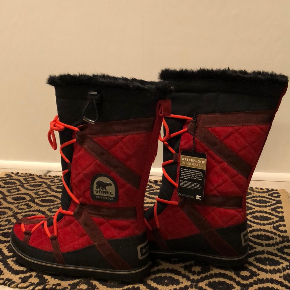 Never Worn Red Sorel Glacy Explorer Boots Size 11